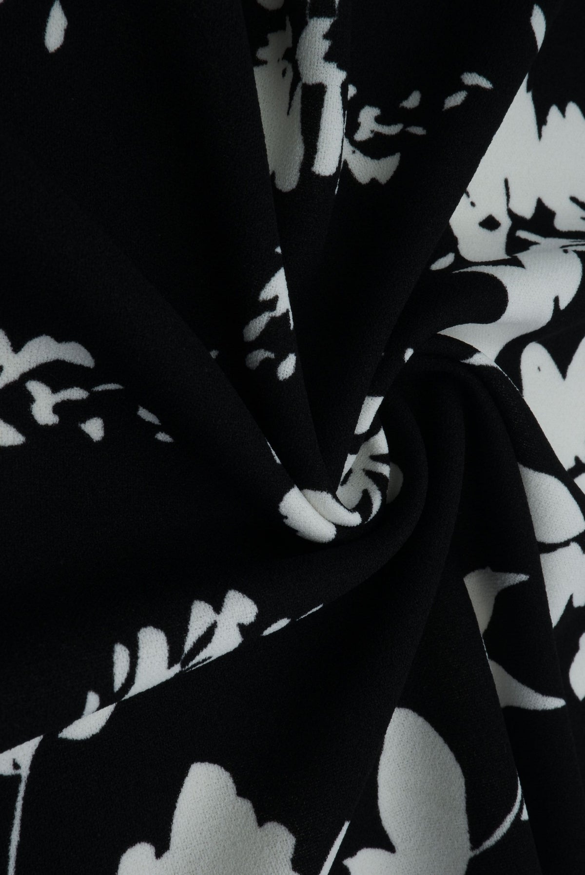 KNT3971-Q11028 BLK/WHT BLACK BLOUSE DRESS FLORAL FLOWER KNIT POLYESTER PRINT SKIRTS SPANDEX STRETCH TOPS WHITE
