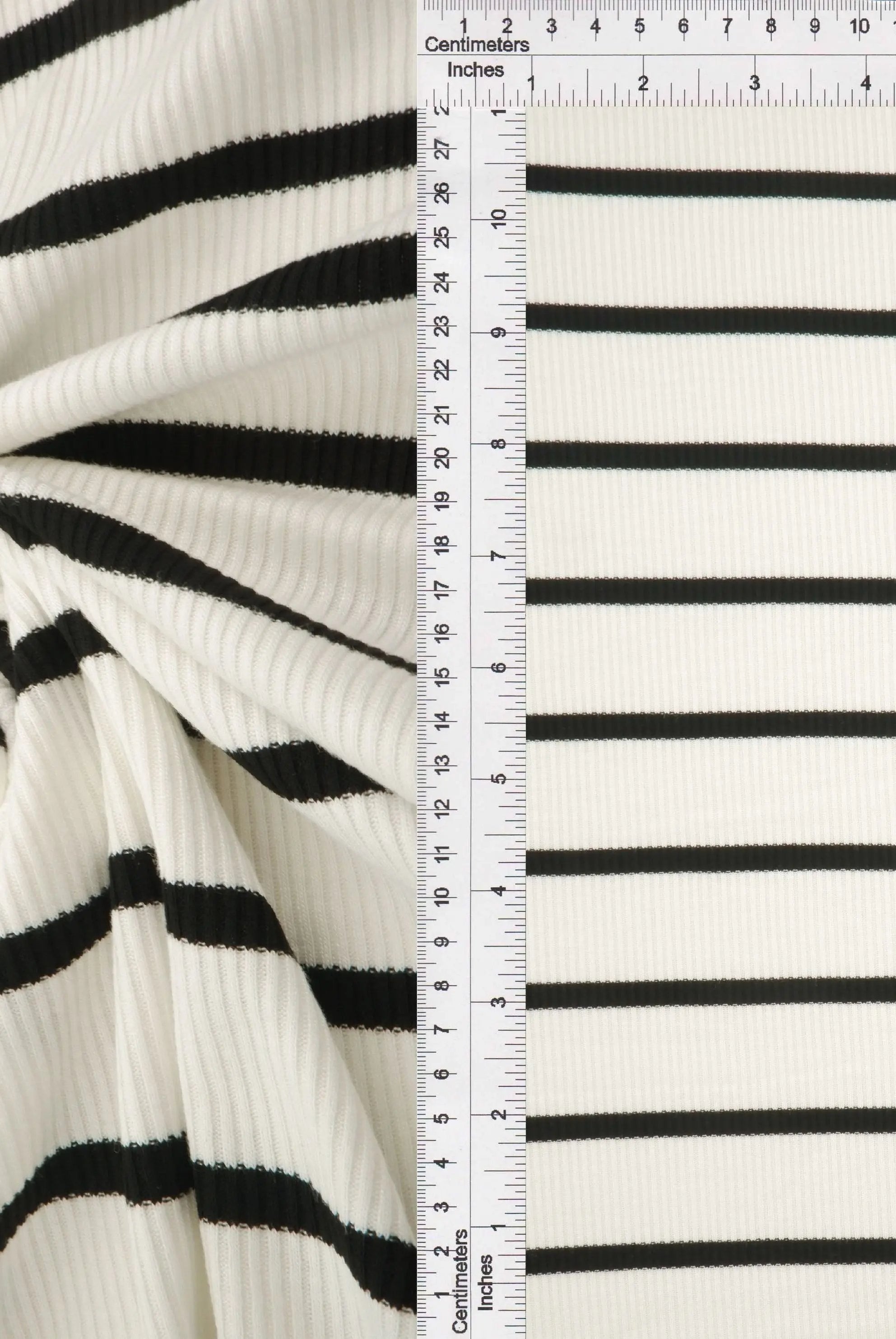 KNT4641 IVORY/BLACK KNIT