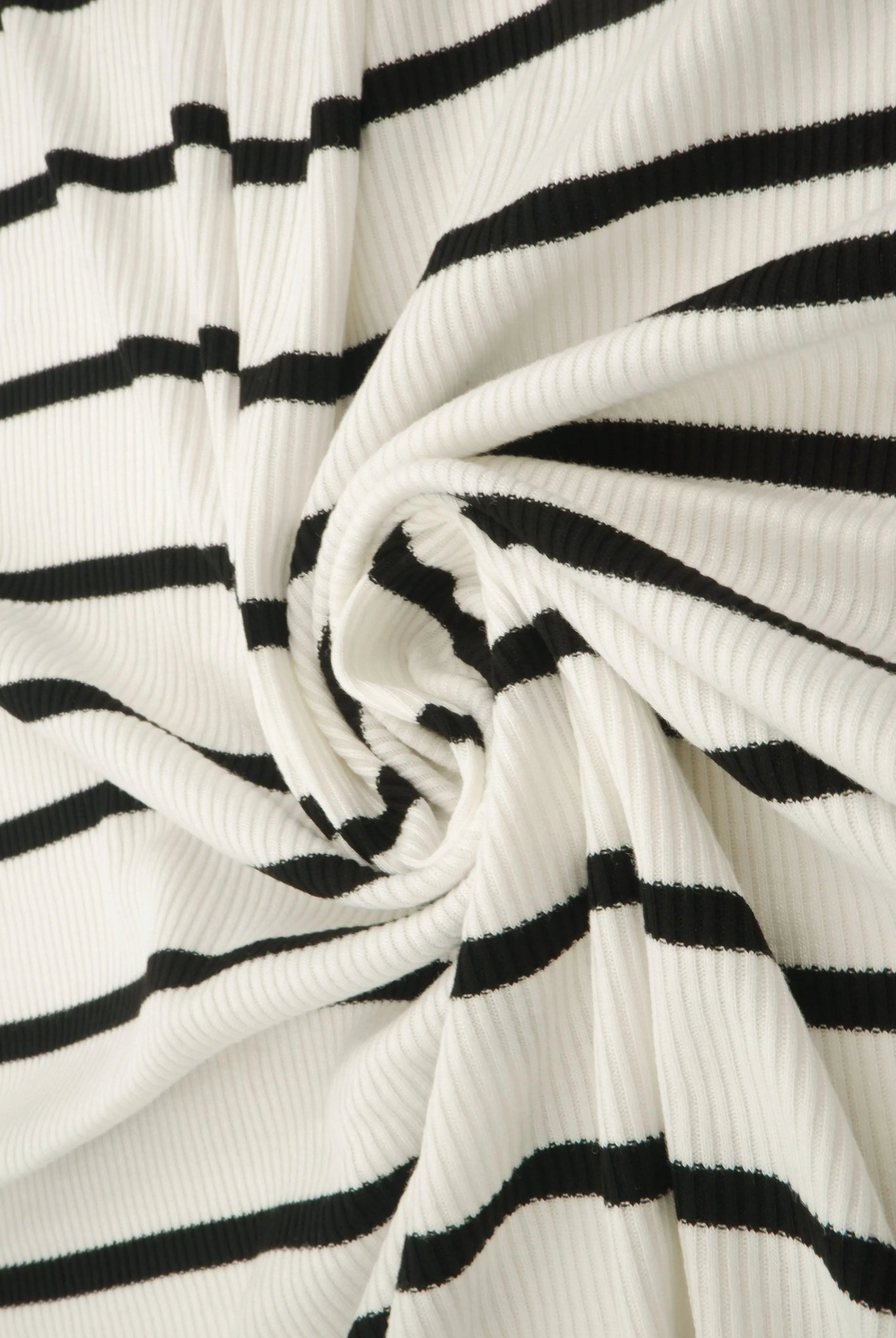 KNT4641 IVORY/BLACK KNIT