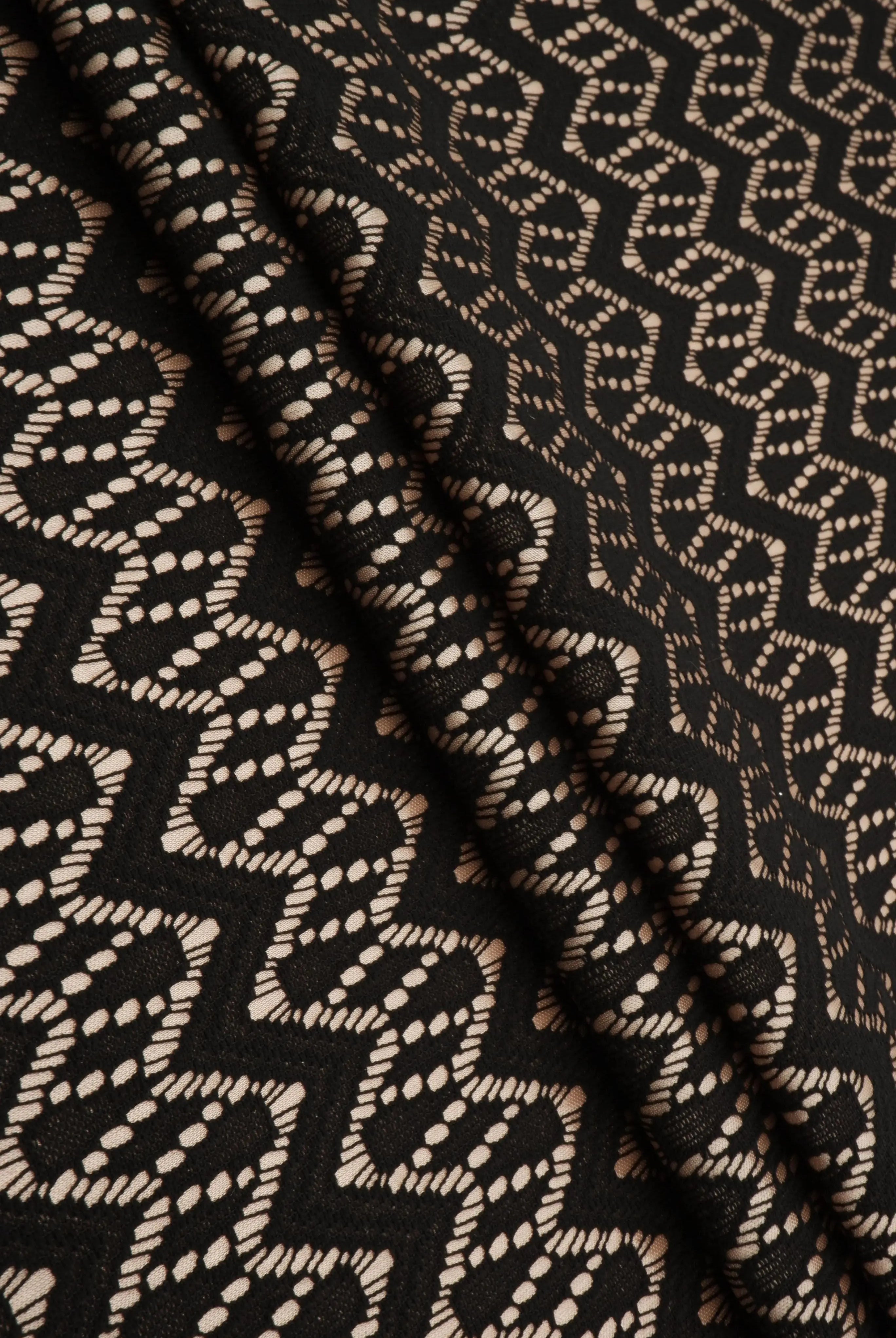 SATIN LACE CREAM/BLACK LACE