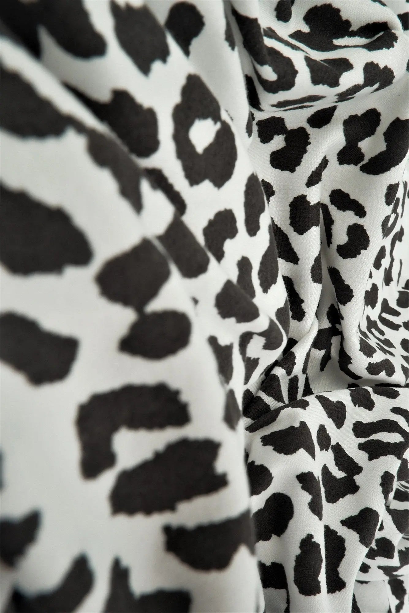 KNT2100-SE30410 CHARCOAL ANIMAL BIKER SHORTS BLOUSE BODYSUIT BOTTOMS CAMI DRESS DTY BRUSHED KNIT LOUNGEWEAR PANTS POLYESTER PRINT SKIRTS SPANDEX STRETCH TOPS TUNICS